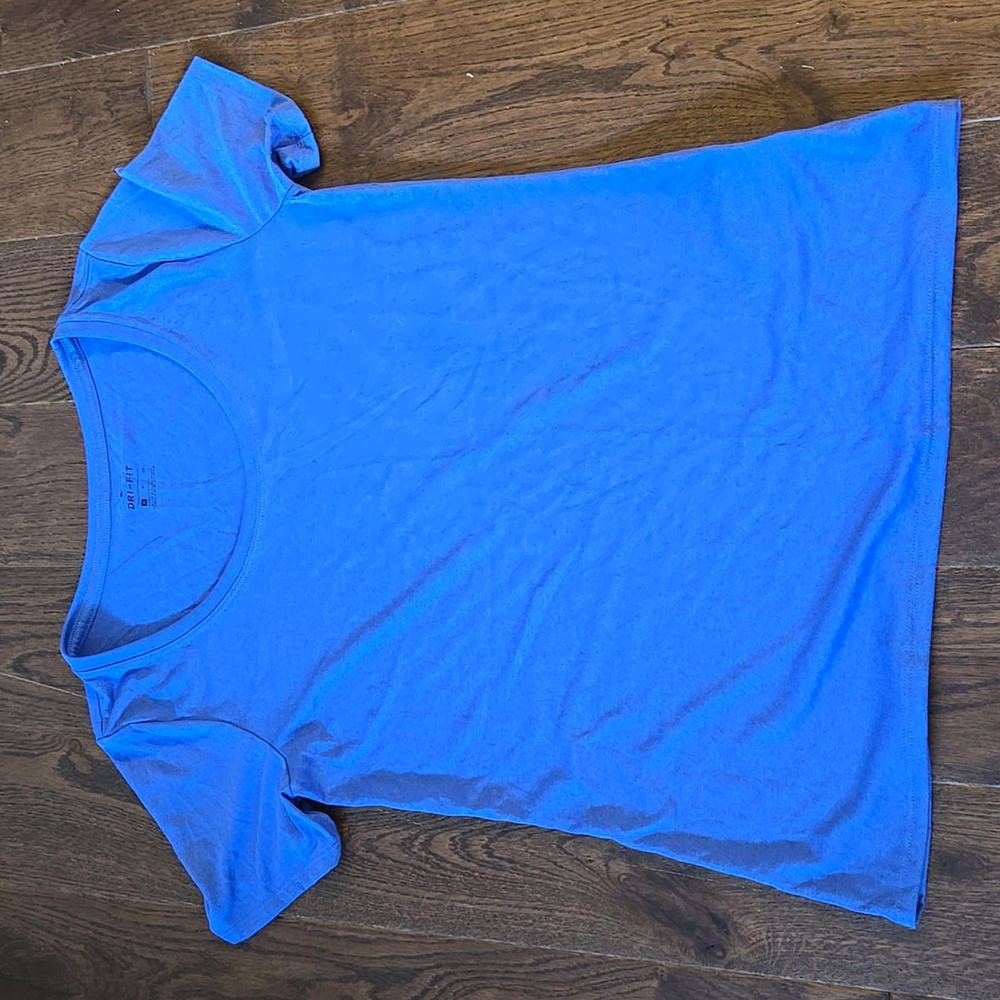 NIKE Dry-Fit Lightweight Athletic Tee